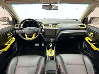 Kia K2 2012 Three-box 1.6L AT Premium Commemorative Edition interior photo 9 Kia K2 2012 Three-box 1.6L AT Premium Commemorative Edition interior photo 9