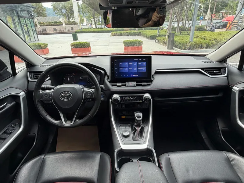 Toyota RAV4 2021 2.5L Four-wheel drive flagship Pro interior photo 7 Toyota RAV4 2021 2.5L Four-wheel drive flagship Pro interior photo 7