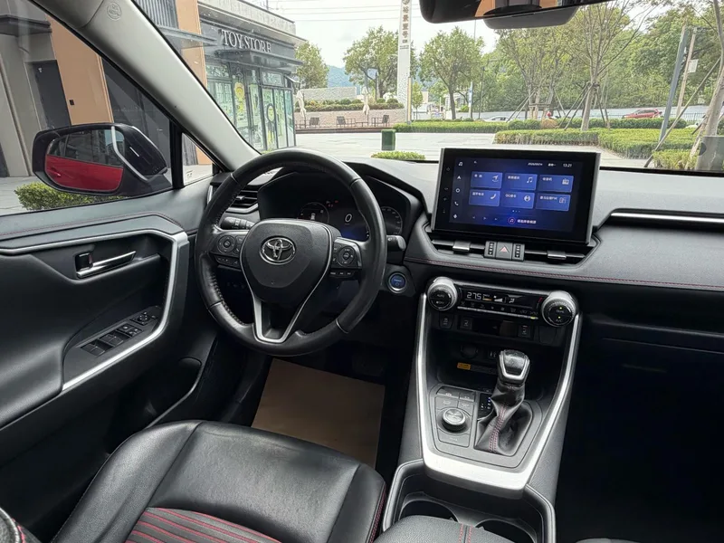 Toyota RAV4 2021 2.5L Four-wheel drive flagship Pro interior photo 8 Toyota RAV4 2021 2.5L Four-wheel drive flagship Pro interior photo 8