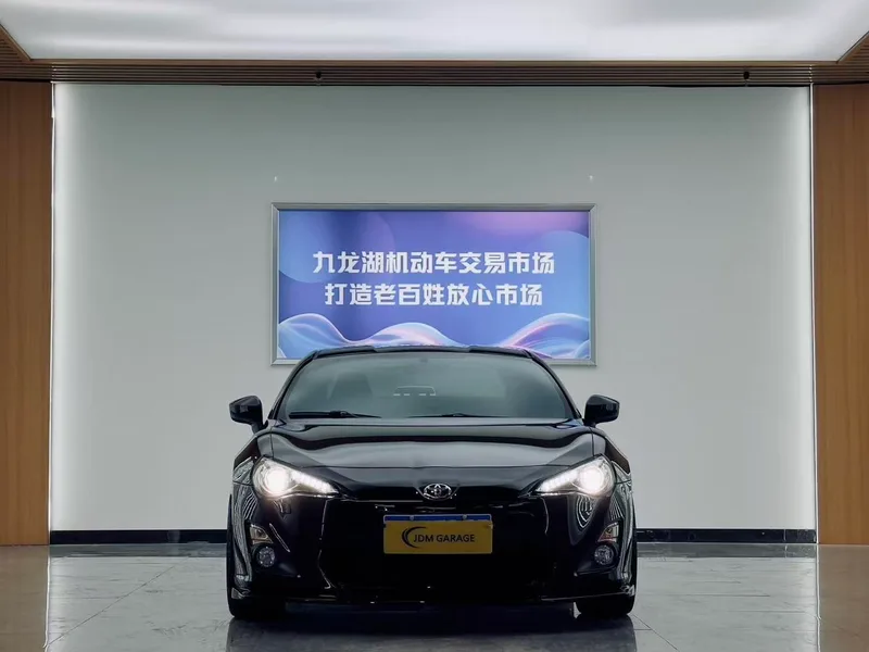 Toyota 86 2013 2.0L Automatic Luxury Model exterior photo 2 Toyota 86 2013 2.0L Automatic Luxury Model exterior photo 2
