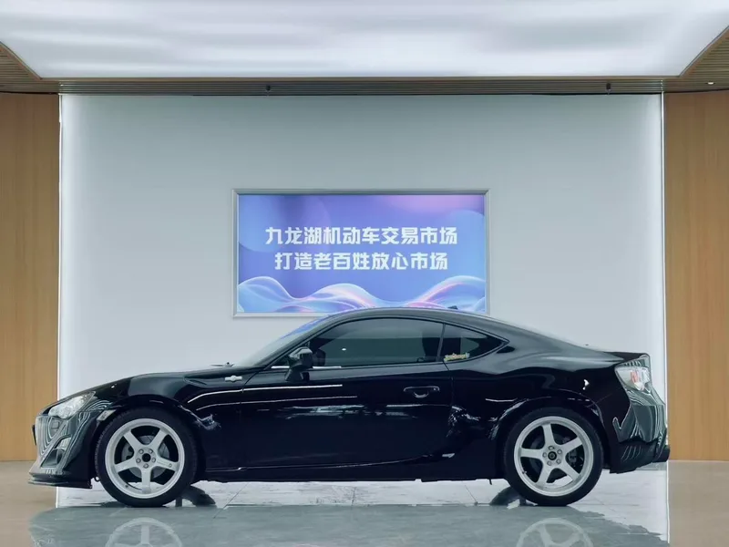 Toyota 86 2013 2.0L Automatic Luxury Model exterior photo 4 Toyota 86 2013 2.0L Automatic Luxury Model exterior photo 4