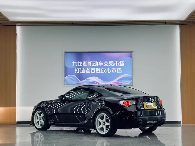 Toyota 86 2013 2.0L Automatic Luxury Model exterior photo 5 Toyota 86 2013 2.0L Automatic Luxury Model exterior photo 5