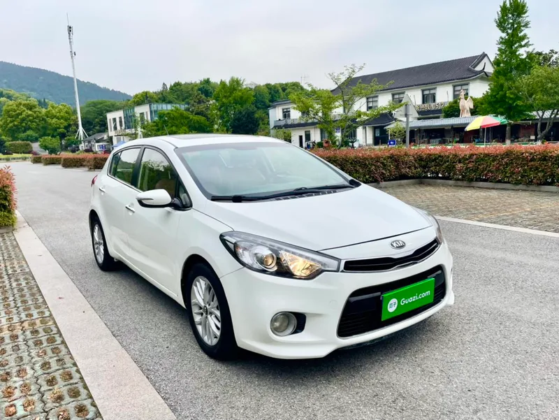 Kia K3S 2014 1.6L Automatic GLS exterior photo 3 Kia K3S 2014 1.6L Automatic GLS exterior photo 3