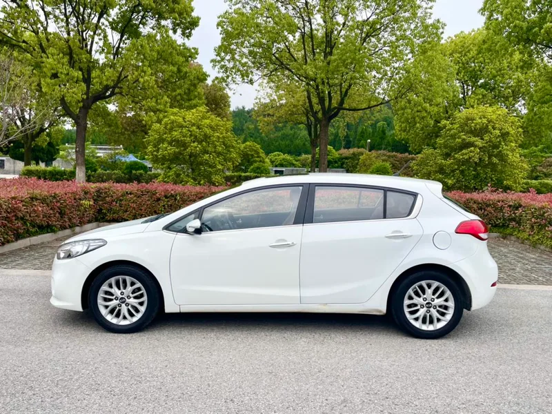 Kia K3S 2014 1.6L Automatic GLS exterior photo 4 Kia K3S 2014 1.6L Automatic GLS exterior photo 4