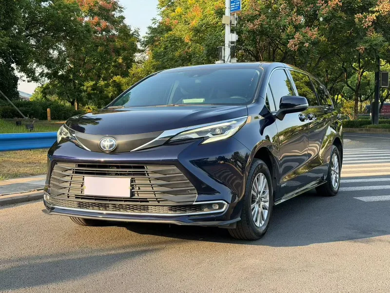 Toyota Sienna 2021 2.5L Hybrid Comfort Edition exterior photo 1 Toyota Sienna 2021 2.5L Hybrid Comfort Edition exterior photo 1