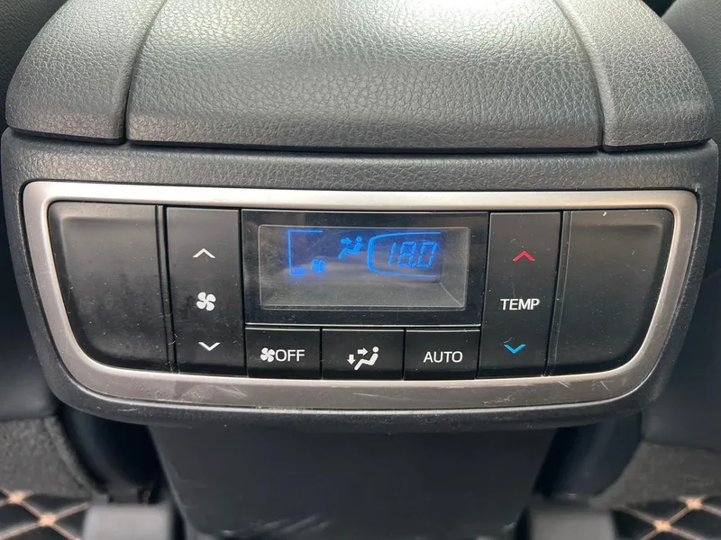 Toyota Highlander 2020 2.0T Million Commemorative Edition interior photo 11 Toyota Highlander 2020 2.0T Million Commemorative Edition interior photo 11
