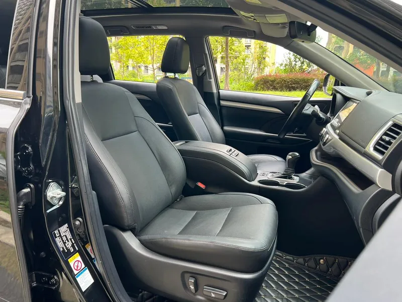 Toyota Highlander 2020 2.0T Million Commemorative Edition interior photo 16 Toyota Highlander 2020 2.0T Million Commemorative Edition interior photo 16