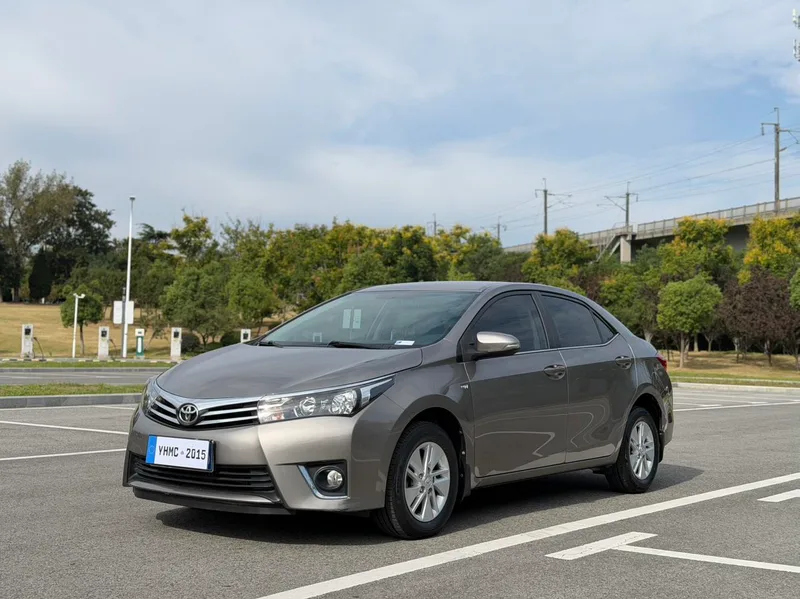 Toyota Corolla 2017 1.6L CVT GL extérieur photo 1 Toyota Corolla 2017 1.6L CVT GL extérieur photo 1