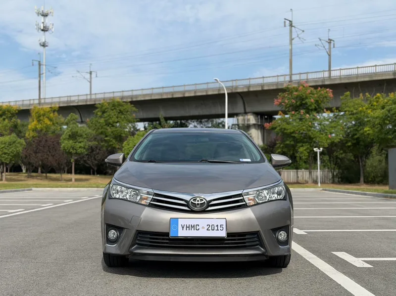Toyota Corolla 2017 1.6L CVT GL extérieur photo 2 Toyota Corolla 2017 1.6L CVT GL extérieur photo 2