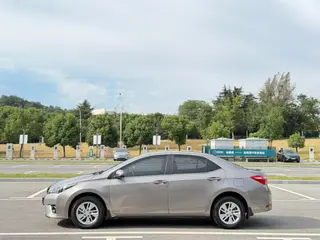 Toyota Corolla 2017 1.6L CVT GL extérieur photo 4 Toyota Corolla 2017 1.6L CVT GL extérieur photo 4