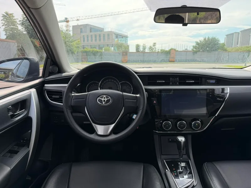 Toyota Corolla 2017 1.6L CVT GL extérieur photo 8 Toyota Corolla 2017 1.6L CVT GL extérieur photo 8