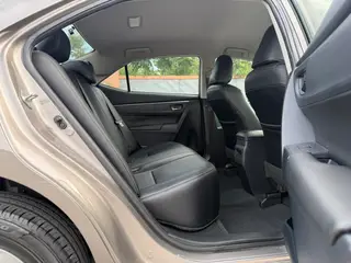 Toyota Corolla 2017 1.6L CVT GL intérieur photo 15 Toyota Corolla 2017 1.6L CVT GL intérieur photo 15