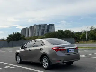 Toyota Corolla 2017 1.6L CVT GL intérieur photo 17 Toyota Corolla 2017 1.6L CVT GL intérieur photo 17