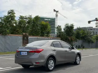 Toyota Corolla 2017 1.6L CVT GL intérieur photo 19 Toyota Corolla 2017 1.6L CVT GL intérieur photo 19