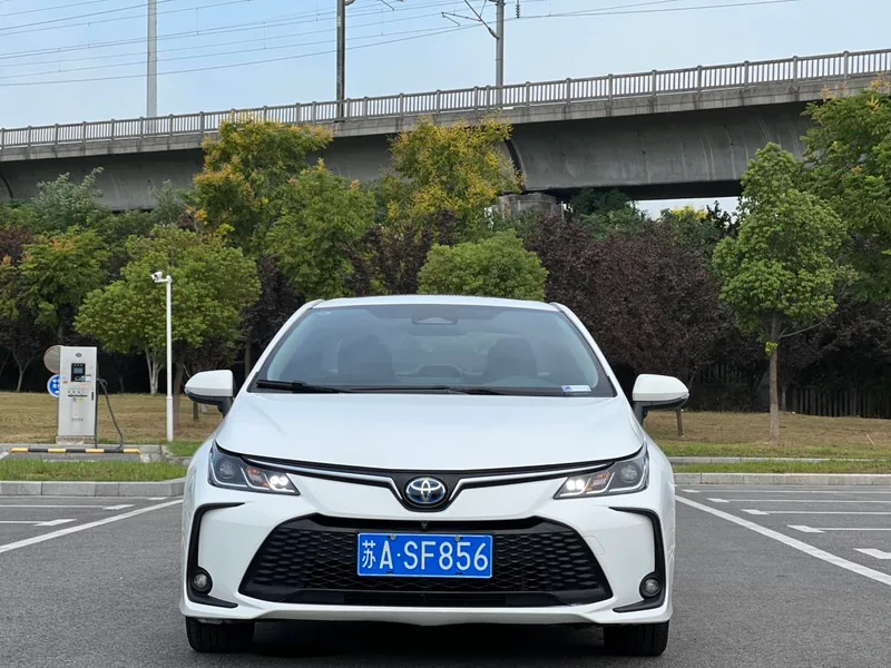 Toyota Corolla 2023 Intelligent electric hybrid double engine 1.8L E-CVT Elite Edition exterior photo 2