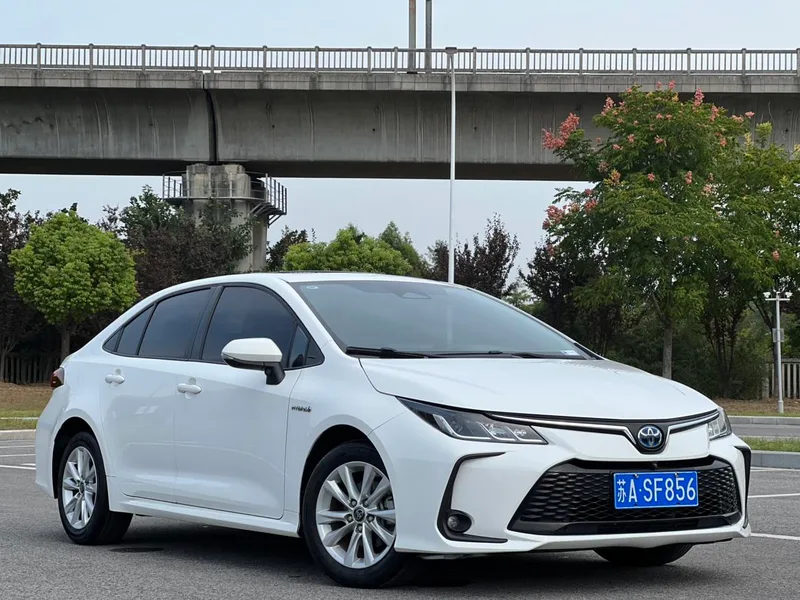 Toyota Corolla 2023 Intelligent electric hybrid double engine 1.8L E-CVT Elite Edition exterior photo 3