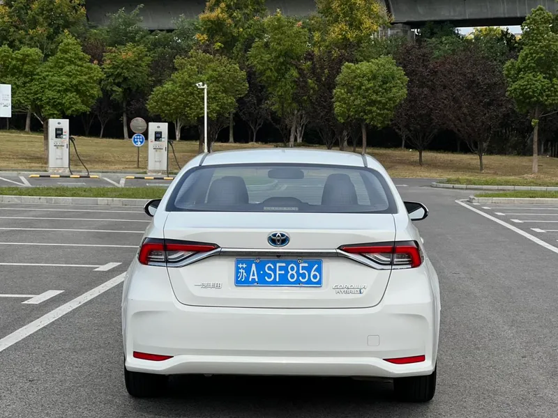 Toyota Corolla 2023 Intelligent electric hybrid double engine 1.8L E-CVT Elite Edition exterior photo 6
