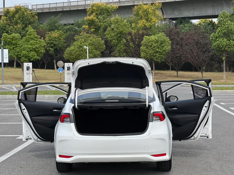 Toyota Corolla 2023 Intelligent electric hybrid double engine 1.8L E-CVT Elite Edition exterior photo 8