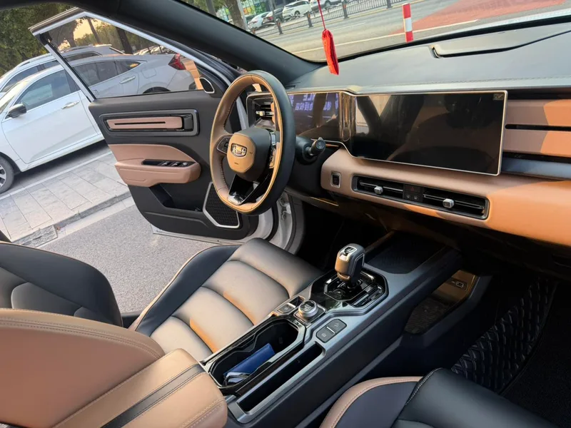 Geely ICON 2023 1.5TD Chocolate Alcoholic Edition interior photo 10 Geely ICON 2023 1.5TD Chocolate Alcoholic Edition interior photo 10
