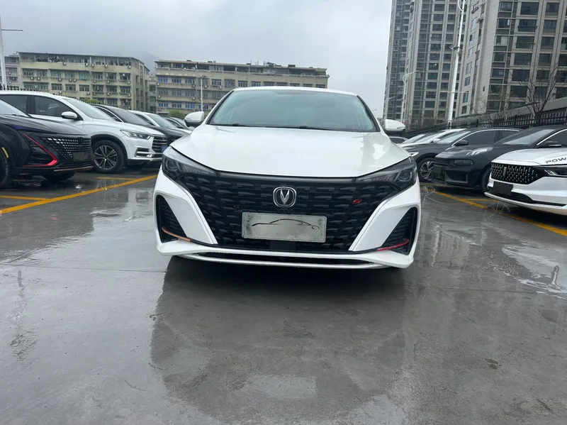 Changan Eado 2023 PLUS Enjoyment Edition Blue whale NE 1.4T GDI DCT Premium Trim exterior photo 2 Changan Eado 2023 PLUS Enjoyment Edition Blue whale NE 1.4T GDI DCT Premium Trim exterior photo 2