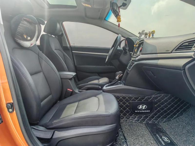 Hyundai Elantra Lingdong 2016 1.6L Auto Zhixuan Elite-type interior photo 9 Hyundai Elantra Lingdong 2016 1.6L Auto Zhixuan Elite-type interior photo 9