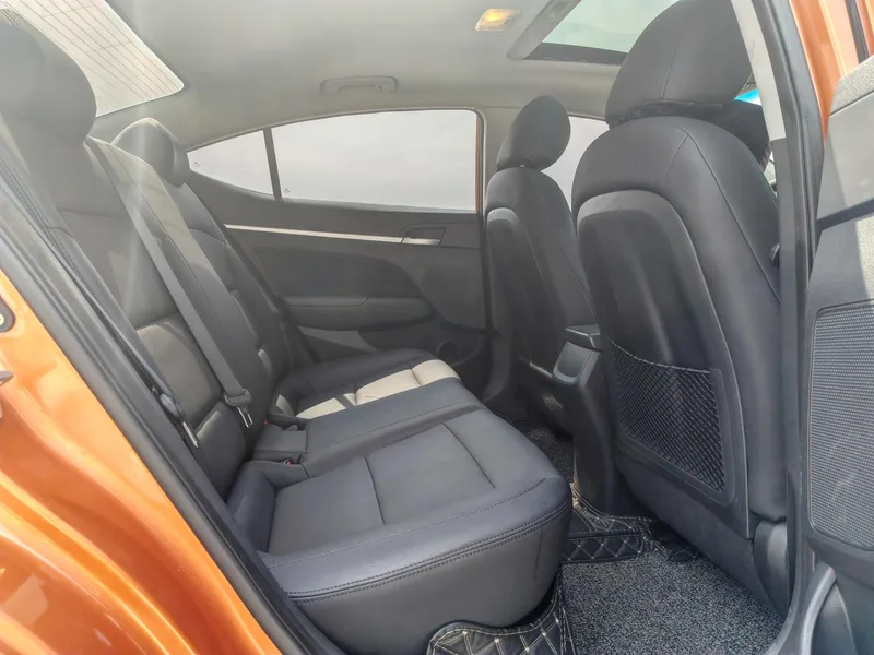 Hyundai Elantra Lingdong 2016 1.6L Auto Zhixuan Elite-type interior photo 10 Hyundai Elantra Lingdong 2016 1.6L Auto Zhixuan Elite-type interior photo 10