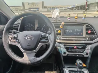 Hyundai Elantra Lingdong 2016 1.6L Auto Zhixuan Elite-type interior photo 12 Hyundai Elantra Lingdong 2016 1.6L Auto Zhixuan Elite-type interior photo 12