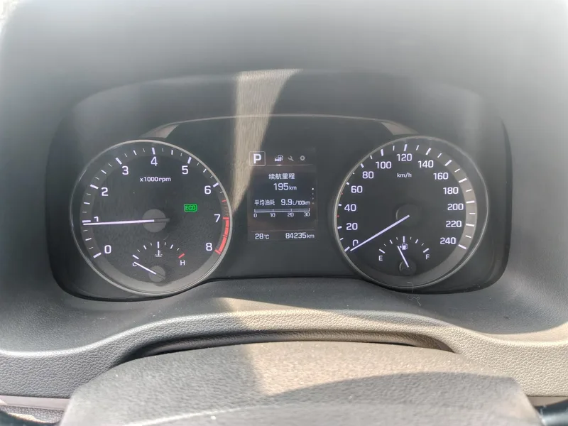 Hyundai Elantra Lingdong 2016 1.6L Auto Zhixuan Elite-type interior photo 13 Hyundai Elantra Lingdong 2016 1.6L Auto Zhixuan Elite-type interior photo 13