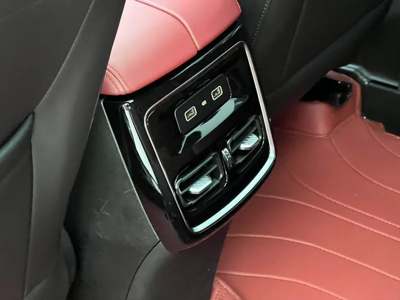 Jetour X70 PRO 2023 1.6TD DCT Enjoy with pleasure PRO 5 seat interior photo 13