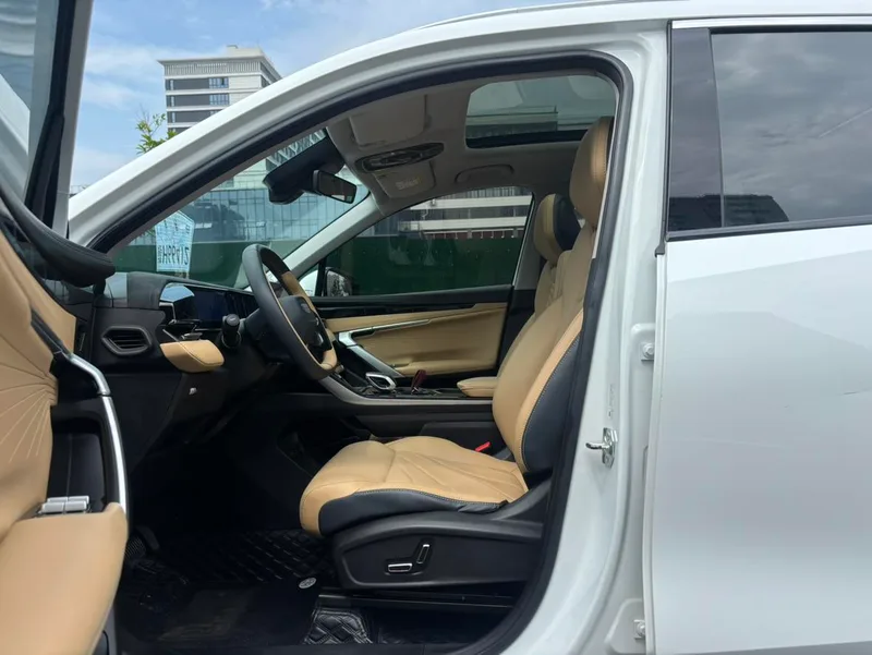 Geely Boyue L 2023 1.5TD DCT Premium Trim exterior photo 4 Geely Boyue L 2023 1.5TD DCT Premium Trim exterior photo 4