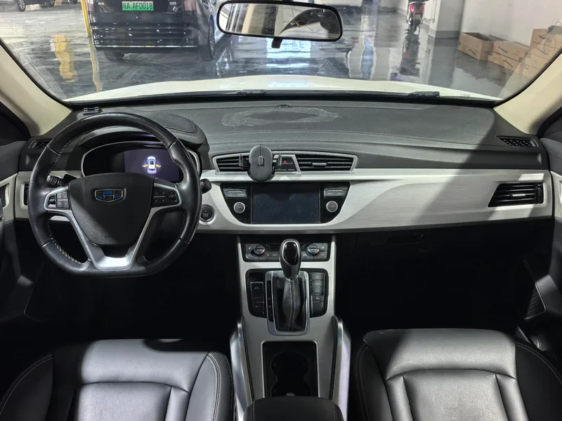 Geely Boyue 2018 1.8TD Automatic two-drive intelligent joint type 4G Interconnected Edition interior photo 6