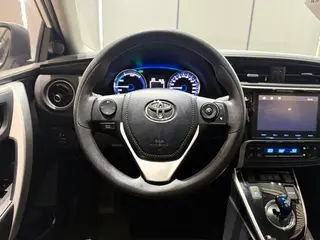 Toyota Corolla Plug-in Hybrid 2020 1.8L Comfort Edition interior photo 6 Toyota Corolla Plug-in Hybrid 2020 1.8L Comfort Edition interior photo 6