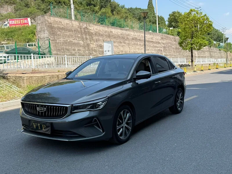 Geely Emgrand 2023 4.ª generación Edición campeona 1.5L CVT Modelo insignia exterior foto 1 Geely Emgrand 2023 4.ª generación Edición campeona 1.5L CVT Modelo insignia exterior foto 1