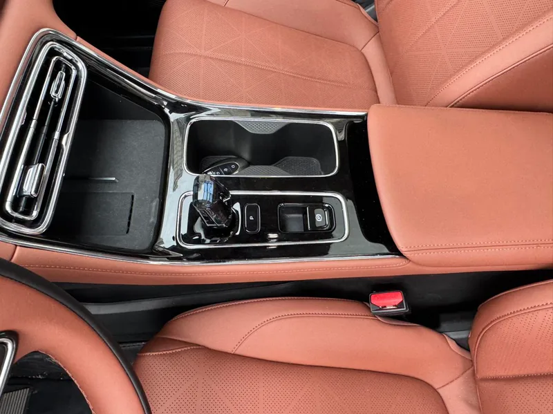 Geely Emgrand 2026 5th Gen 1.5T DCT Flagship exterior photo 9 Geely Emgrand 2026 5th Gen 1.5T DCT Flagship exterior photo 9