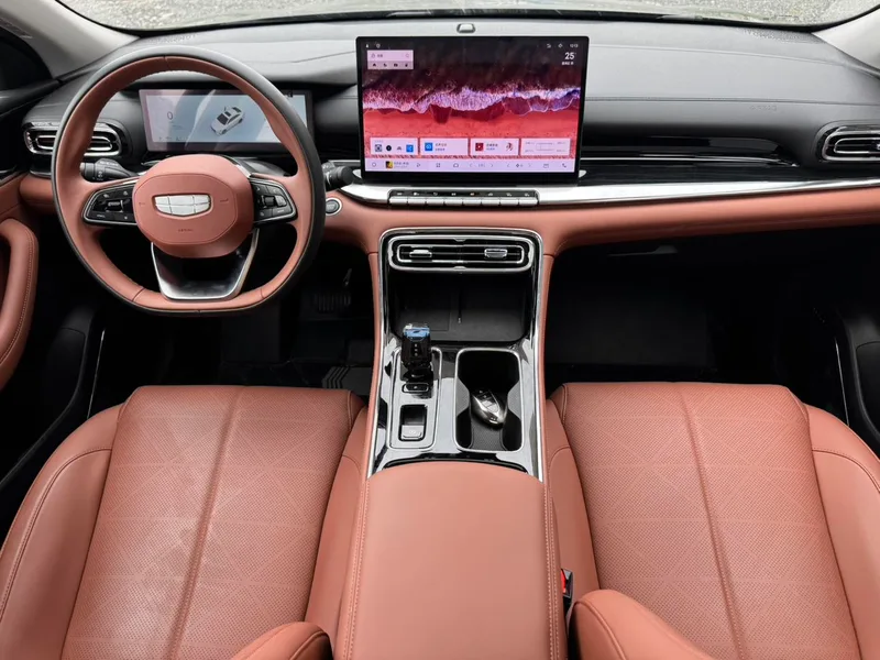 Geely Emgrand 2026 5th Gen 1.5T DCT Flagship interior photo 14 Geely Emgrand 2026 5th Gen 1.5T DCT Flagship interior photo 14