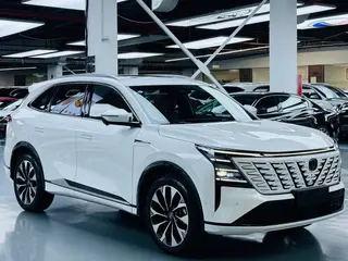 Changan CS75 PLUS 2025 Fourth generation Ultra 2.0T New Blue Whale Wisdom Zhiqing Type exterior photo 3