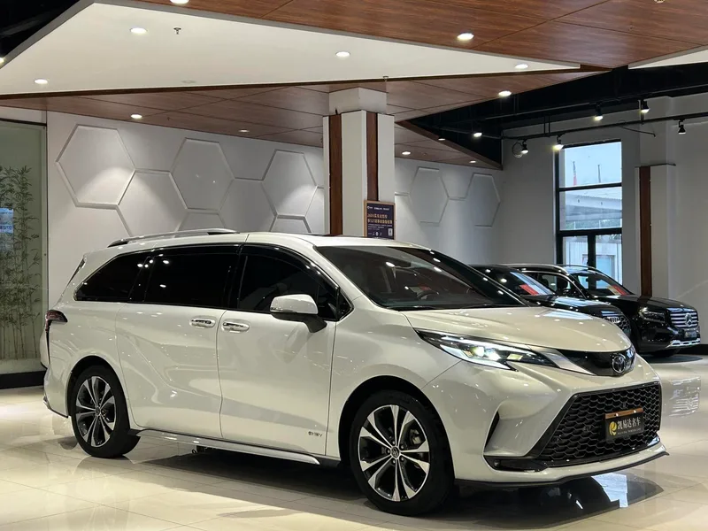Toyota Granvia 2024 Intelligent electric hybrid double engine 2.5L Two-wheel drive Zunjue ULTRA version exterior photo 3