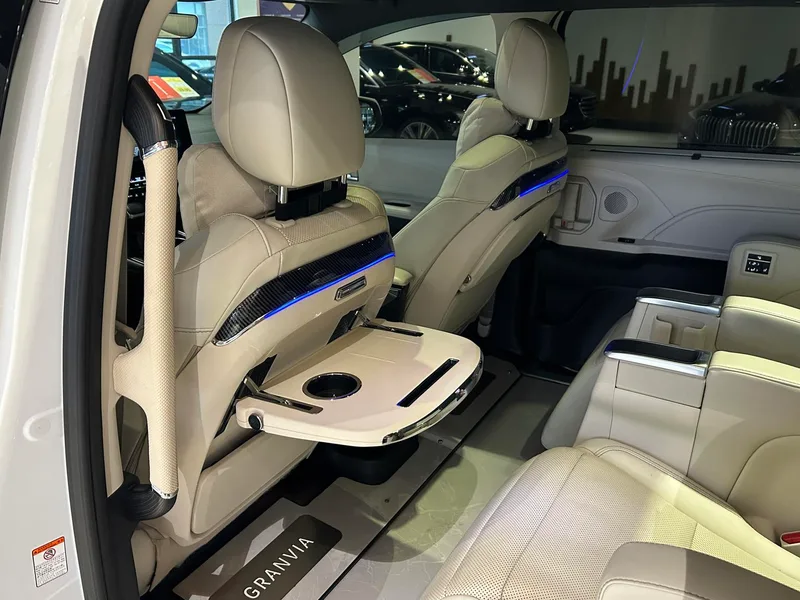 Toyota Granvia 2024 Intelligent electric hybrid double engine 2.5L Two-wheel drive Zunjue ULTRA version exterior photo 9
