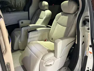 Toyota Granvia 2024 Intelligent electric hybrid double engine 2.5L Two-wheel drive Zunjue ULTRA version interior photo 10
