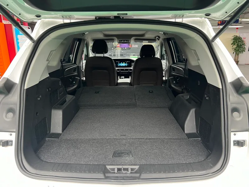 Jetour X90 PLUS 2023 1.6TD DCT Single-level floor interior photo 11