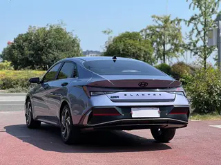 Hyundai Elantra 2023 1.5L CVT LUX Versión de lujo exterior foto 6 Hyundai Elantra 2023 1.5L CVT LUX Versión de lujo exterior foto 6