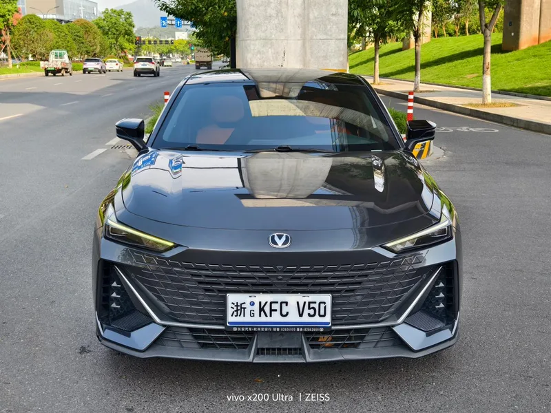 Changan UNI-V 2023 1.5T Premium Trim exterior photo 2 Changan UNI-V 2023 1.5T Premium Trim exterior photo 2