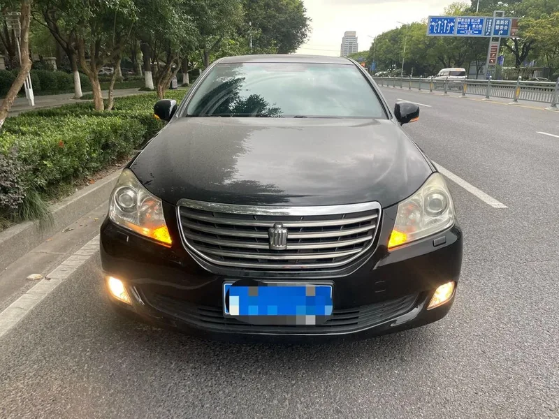 Toyota Crown 2010 2.5L Royal Versión de navegación de techo corredizo de cuero exterior foto 2 Toyota Crown 2010 2.5L Royal Versión de navegación de techo corredizo de cuero exterior foto 2