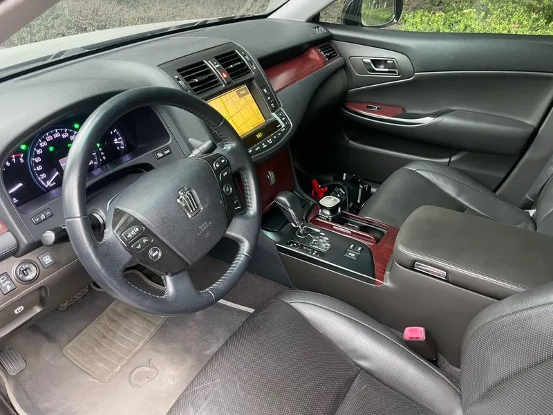 Toyota Crown 2010 2.5L Royal Versión de navegación de techo corredizo de cuero interior foto 11 Toyota Crown 2010 2.5L Royal Versión de navegación de techo corredizo de cuero interior foto 11