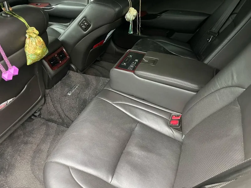 Toyota Crown 2010 2.5L Royal Versión de navegación de techo corredizo de cuero interior foto 12 Toyota Crown 2010 2.5L Royal Versión de navegación de techo corredizo de cuero interior foto 12