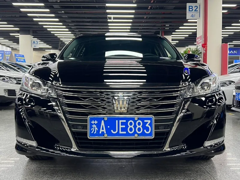 Toyota Crown 2018 2.0T Fashion Edition exterior photo 2