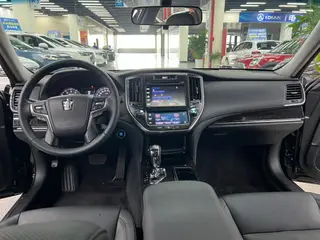 Toyota Crown 2018 2.0T Fashion Edition exterior photo 5