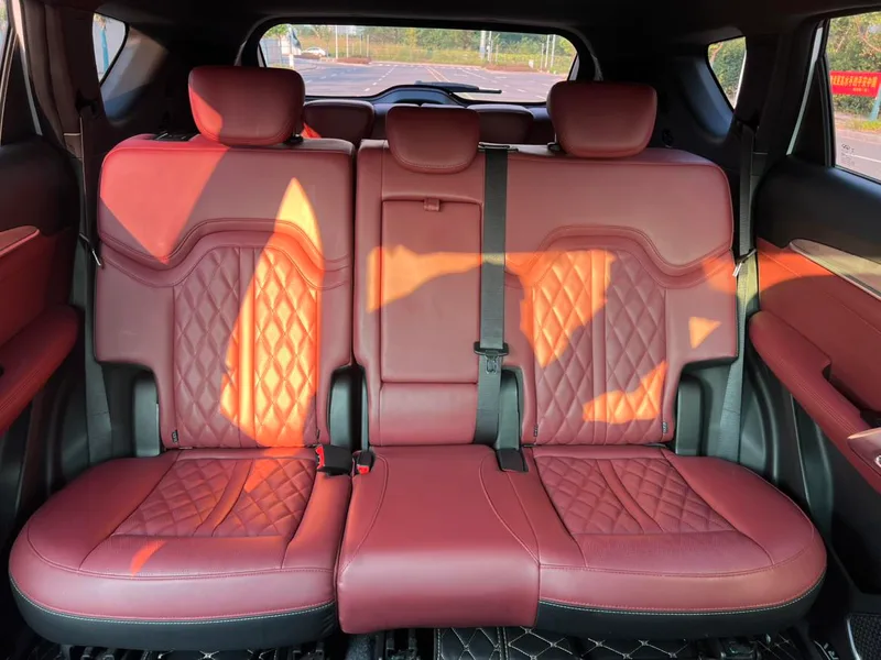 Jetour X70 PLUS 2023 1.5T DCT Brave person PLUS 7 seat interior photo 18 Jetour X70 PLUS 2023 1.5T DCT Brave person PLUS 7 seat interior photo 18