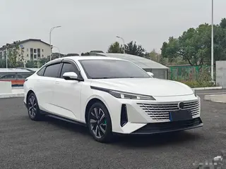 Changan Lamore 2023 1.5T GDI Type pilote automatique extérieur photo 3 Changan Lamore 2023 1.5T GDI Type pilote automatique extérieur photo 3