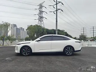 Changan Lamore 2023 1.5T GDI Type pilote automatique extérieur photo 4 Changan Lamore 2023 1.5T GDI Type pilote automatique extérieur photo 4